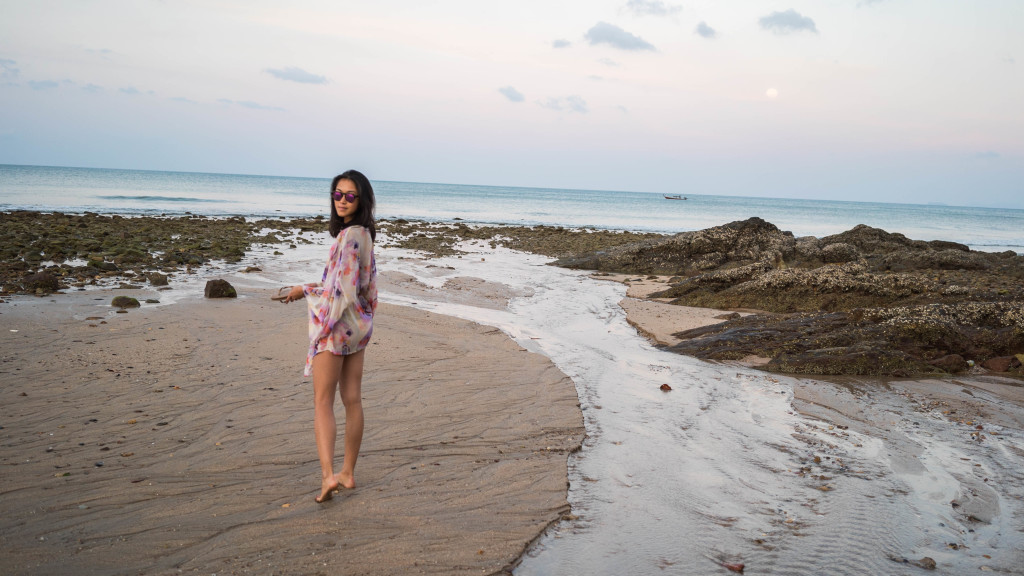 woman at the beach wearing kimono