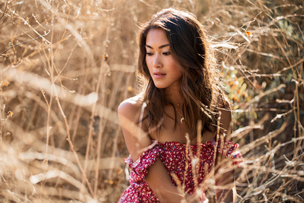 woman pictured in the outdoor 